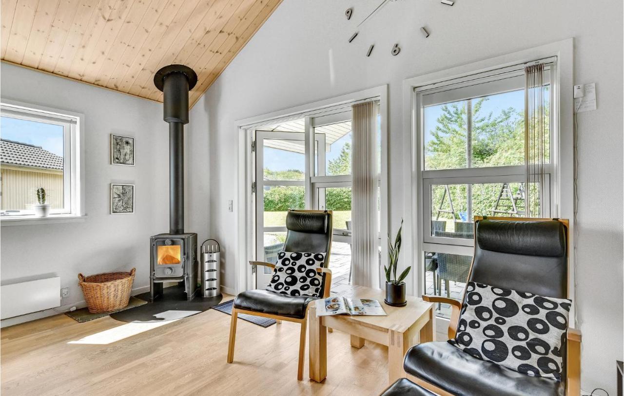 Cozy Home In Tarm With Kitchen מראה חיצוני תמונה