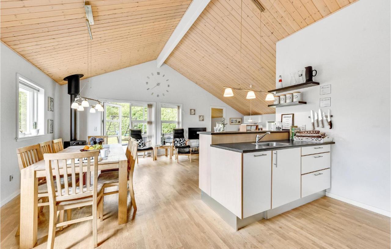 Cozy Home In Tarm With Kitchen מראה חיצוני תמונה