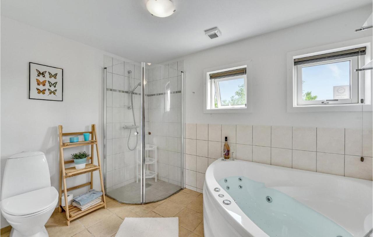 Cozy Home In Tarm With Kitchen מראה חיצוני תמונה
